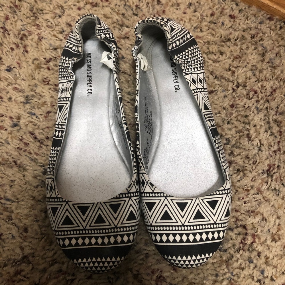 Aztec Flats - Picture 2 of 3